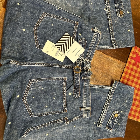 NWT Free People Sandrine Rose Sz 31 5-button Jeans in with detail on bottom! - Picture 2 of 4